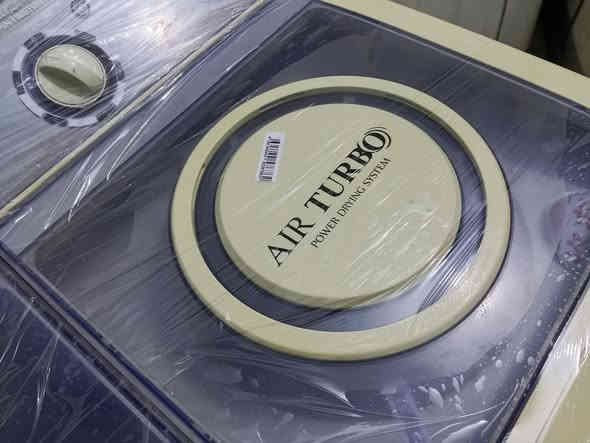 غساله نوع فرش غساله راقيه جدا استخدام قليل حته كتلوك بيها الادوات الاحتياطيه مالتها موجوده حجمها 20 كيلو فول اتو مواطير نحاس 
#السعر 100 
# محل سيد احمد جوار المستشفى مقابيل الزراعة
***********
