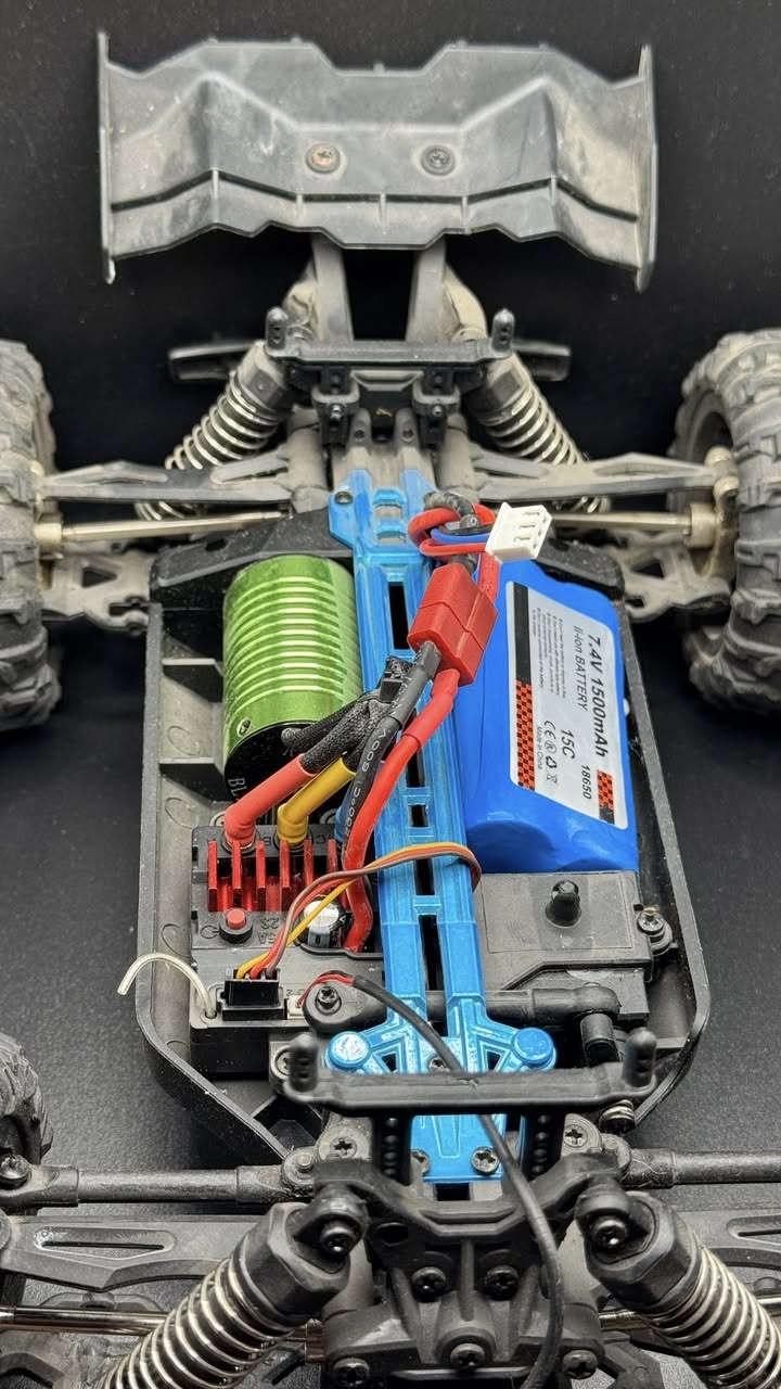 سلام عليكم  سياره بدون كونترول يعني بدون ريمونت فقط سياره وبطاريه


**إذا كنت صاحب هذا الإعلان وتريد حذفه لأي سبب، رجاءا أرسل رسالة إلى الدعم الفني**