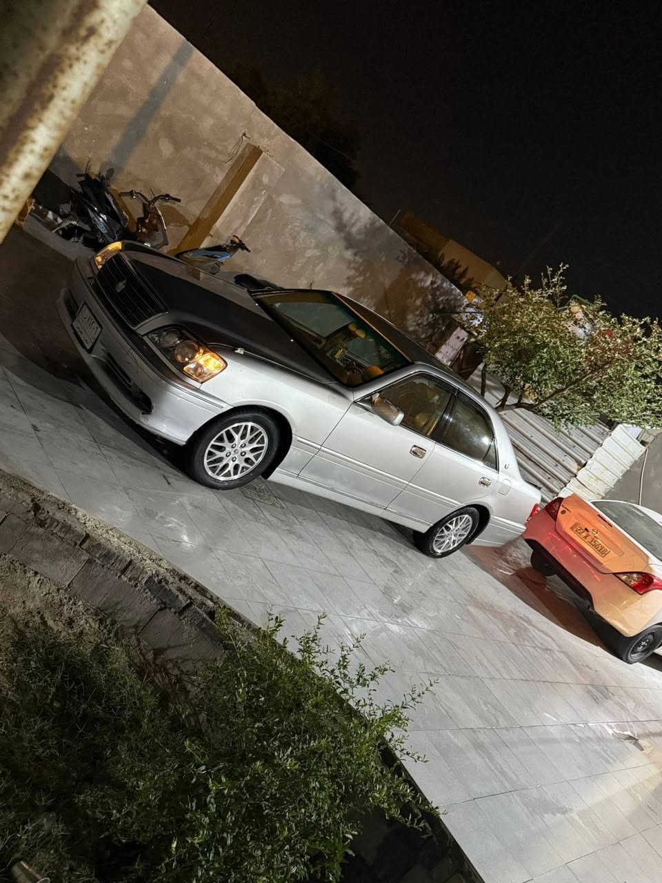 السلام عليكم جنون مديل 1999 لون سلفر رقم بصره 3 دكم محرك فيفيتي دواخل جلد شاشه كريستال  سياره نضيفه وحلوا باقي التفاصيل اتصل
السعر 125 وبيهه مجال
***********
مكاني بصره ابو الخصيب
