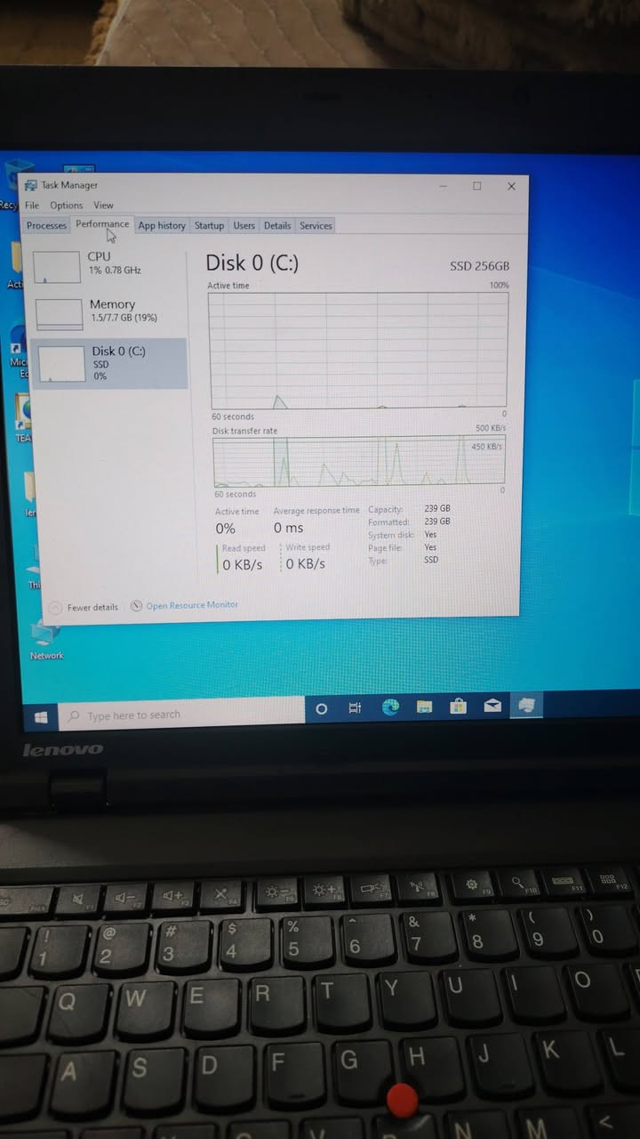 للبيع  لابتوب لينوفو
المواصفات 
معالج core i5
جيل رابع
الرامات 8G
الهارد التخزين 256 SSD 
كرت الشاشة مدمج انتل 
قياس الشاشة 15.6 
البطارية ساعتين


**إذا كنت صاحب هذا الإعلان وتريد حذفه لأي سبب، رجاءا أرسل رسالة إلى الدعم الفني**