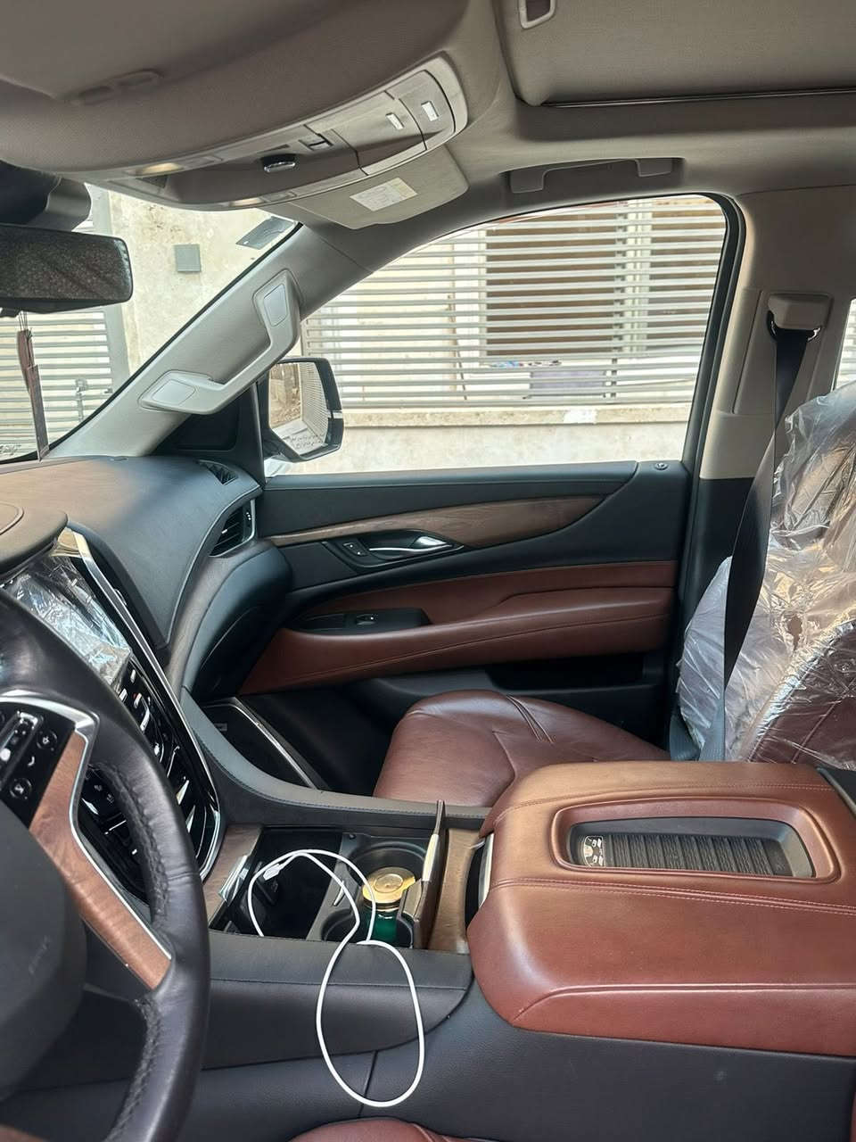 السلام عليكم
كديلاك بلاتنيوم وكاله المنصور
موديل 2020
اسود رقم بغداد اخت الزيرو
ماشيه 13000 كيلو
مكفوله كفاله عامه جديده جدا
***********
