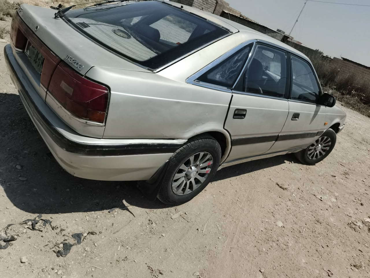 سلام عليكم مازده 626 جنطة كير عادي شرط محرك 8 بخ بي صرف يمشيك سنتين ثلاثة طغم جديد اربع تايرات جدد اربع جامات كهربائي شغال قفل مركزي شغال وايرمنية كله شغال مصبوغة حزام سقفها بدون صبغ رقمها فحص نينوى سنوية ابيض شرط تحويل عليها غرامة 100 الف سيارة ما ناقصها شي سعرها 23 ورقة فقط ابيع بدون مراوسة او اقساط مكاني موصل سهل نينوى قرية بازوايا ***********  ***********
