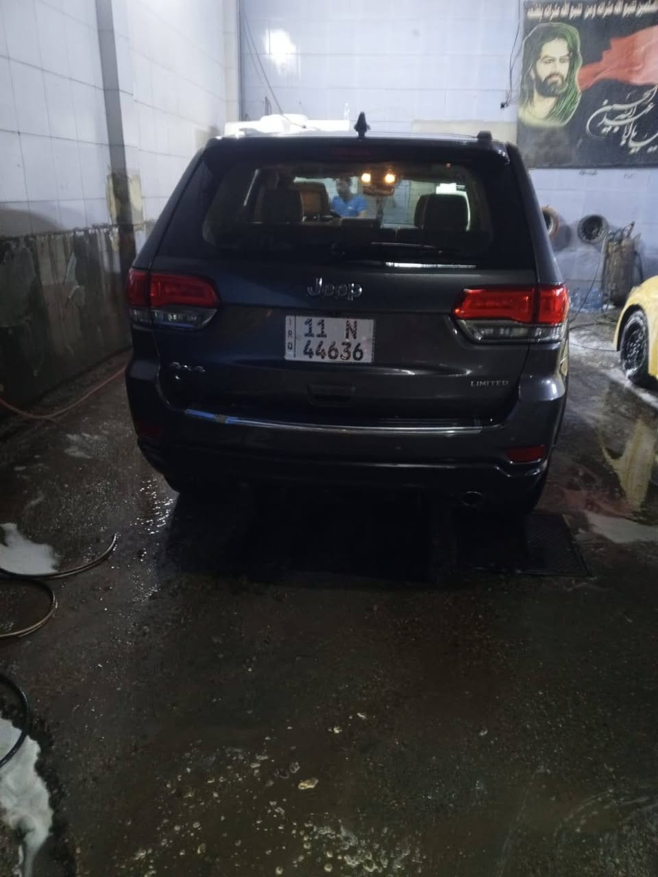 السلام عليكم اخوان للبيع جيب موديل 2017 رقم بغداد الدولي بسمي شرط تحويل رقم وسنويه وهزه كله جديد سياره محرك 6 سلندر كير مكينه داخل ميكانيك كله جديد ونضيف ماشيه 68 الف حقيقي السياره بيها مكانات صبغ وبيعلك عام السعر مناسب لشراي للاتصال بل رقم *********** مكان السياره بغداد بغداد, العراق
