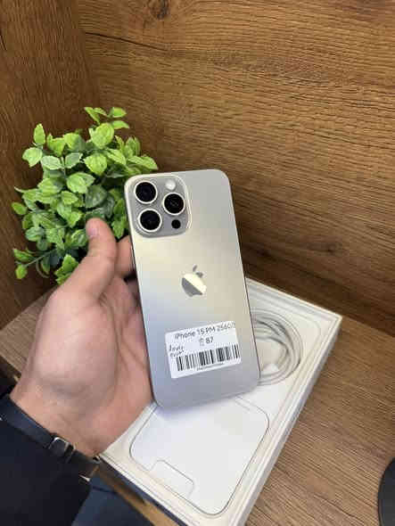 ١٥ بروماكس كولش نضيف باترب ٨٧ ذاكره ٢٥٦ الشاشه امبدل بل شريكه ابل
 شخط ما بي 
سعره ٧١٠ $
كولش نضيف 
***********
