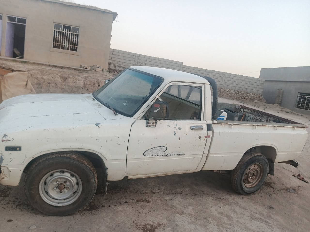 السلام عليكم بيكم 80 كير محرك  شرط تواير طخم جدد  كاربون بانزين  بي تريد وكاله تريد تحويل رقم نينوئ السعر 25 وبيها مجال رقم ***********    ***********
