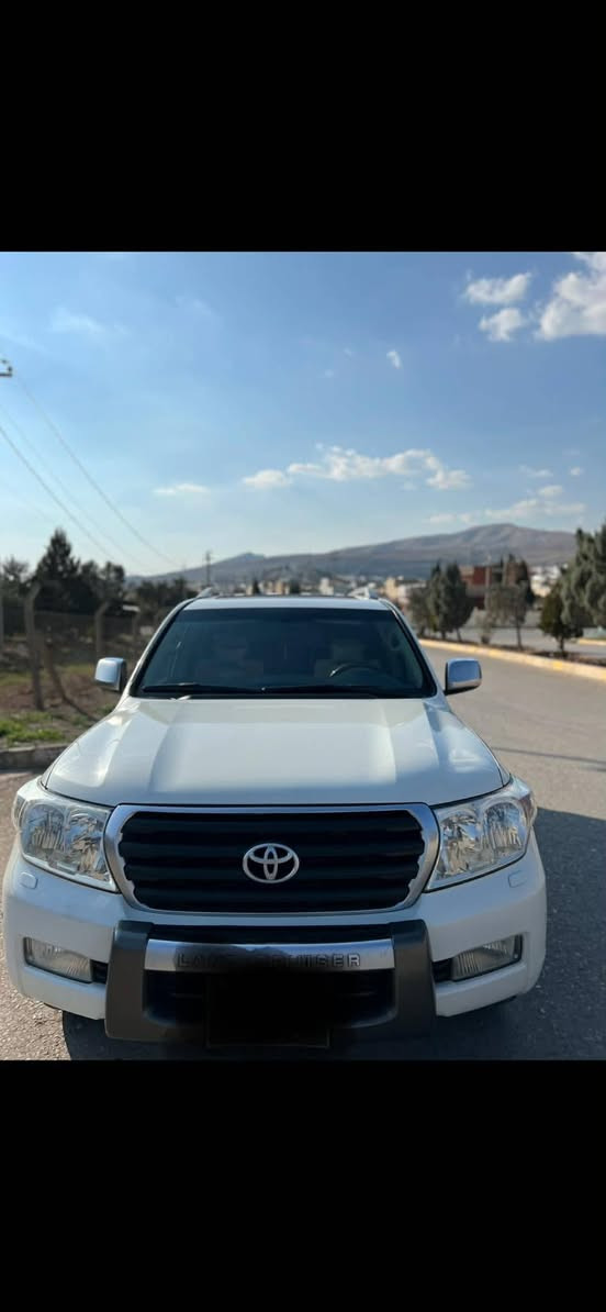 مۆدێل 2009 دوبەی ساغ 
VXR V8
حیزام بۆیاخە لێدران و دەعمی پێوە نیە 
گێر ومەکینە لێگزز 
تەقەو ڕەقە بەشەرت 
گێر ومەکینە بەشەرت 
ئەکسل و دەبڵ ئەکسلی بە شەرت 
مەکینەی 8 پستۆن
نمونه لە جوانی 
*********** رانية, السليمانية
