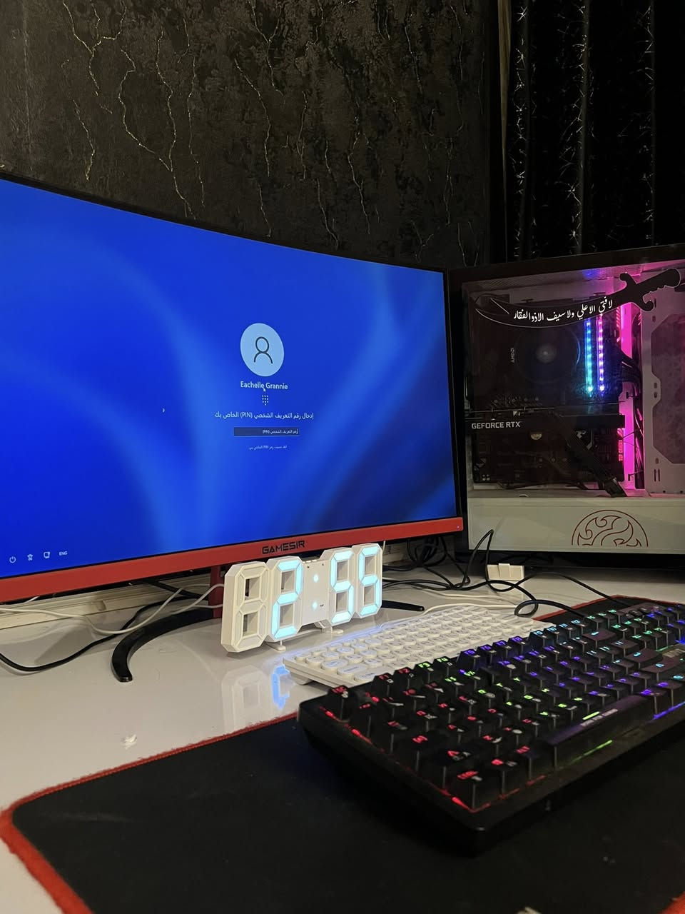 للبيع - pc Gaming
للبيع تجميعة كمبيوتر ألعاب بحالة ممتازة وتشغل أغلب الألعاب الحديثة بسلاسة.

المواصفات:
 • المعالج: AMD Ryzen 5 3600
 • المذربورد: ASUS TUF X470-PLUS Gaming
 • الرام: G.Skill 16GB 3600 RGB
 • كرت الشاشة: GALAX RTX 3060 12GB
 • SSD: 256GB Lexar
 • HDD: 1TB
 • الباور سبلاي: EVGA 700W
 • الكيس: XPG Invader
 • الشاشة: 165Hz Gaming
الملحقات سماعه هايبر اكس كلاود 3 - ماوس مشن - كيبورد 

مناسب للألعاب القوية والتصميم والمونتاج
السعر 800 الف قفل


**إذا كنت صاحب هذا الإعلان وتريد حذفه لأي سبب، رجاءا أرسل رسالة إلى الدعم الفني**