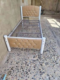 چرابي حديد للبيع عدد 4 وحدة هاذ لون ولباقي لون ابيض تواصل  07813761525