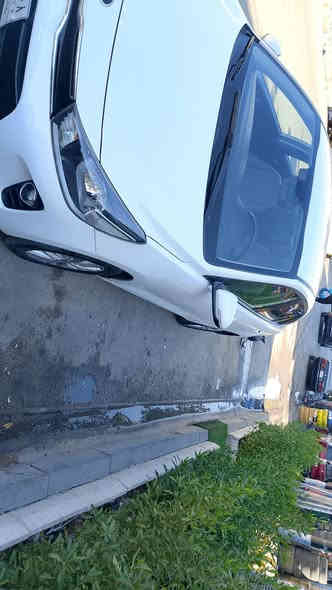 السلام عليكم للبيع كيا ريو موديل 2019 اللون ابيض ماشية 48الف السيارة خليجية مكفولة كفالة عامة من الصبغ والضربة بس بيهة مكانين بارد مكينة 1600دوش المرغوب كير أي تي المرغوب 6نمر السيارة جديدة بمعنى الكلمة حتى سبيرهة منازل السيارة جاهزة ومابيها اي نقص لان بعدهة جديدة كير ومكينة وصدر وتخم تاير وكهربائيات وتبريد كلة مكفول السعر 118وبيها مجال بسيط جدا العنوان بغداد الرقم ***********
