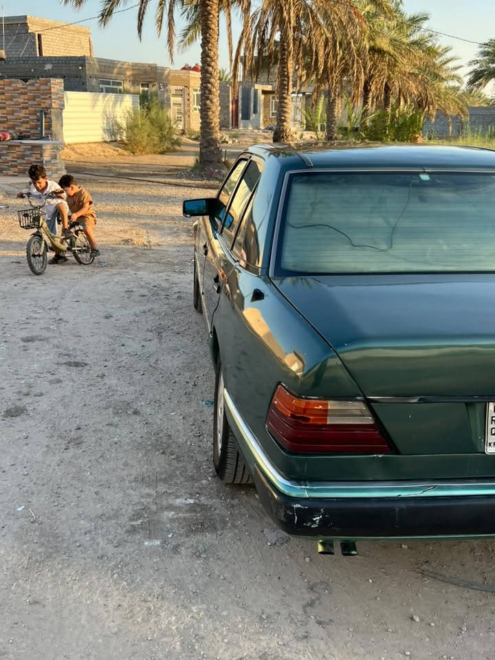 مارسدس دب c300موديل 91
المكينه ٣٢٠بيبي شبح
مكينه خير من الله لا تنقيص لا تبخير

كير ٤نمره شاده جديد 
اكسن جديد
حداديه ستوني نافضه 
تخم تاير  جديد
قواعد دبل بلاد 
تبريد منضومه جديده
كهربائيات كله بلادي 
السياره معمره او مصبوغه عام الجماليه 
السعر 68 وبيه مجال حك الجيه 
عنواني حله أبو غرق 
رقم تلفوني ***********
