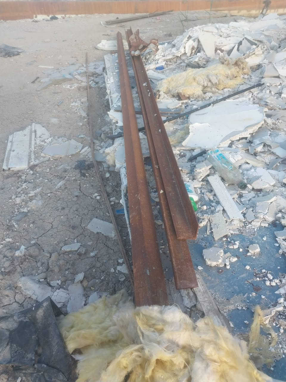 سلام عليكم عندي هذني للبيع تفاصيل اتصل ***********
