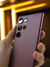 الجمال S22 الترا ذاكره 256GB عشوائيه 12GB نظافه نفس صوره 100% سعر جهاز...