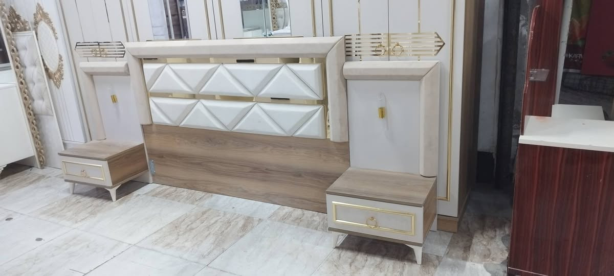 غرفة ٨ ابواب ٩ قطع
للاستفسار ***********
