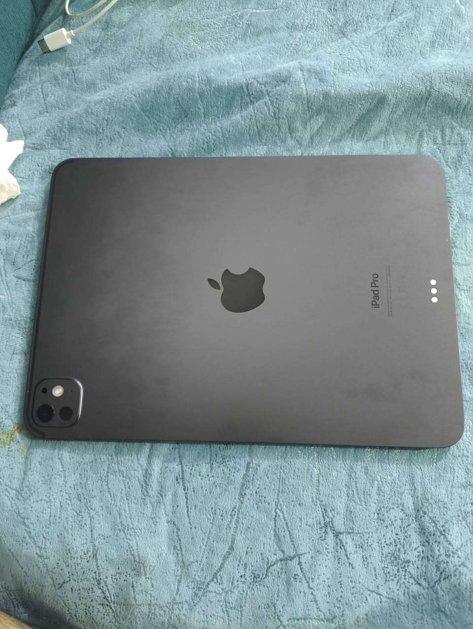 ايباد 11 برو معالج M4
ذاكره 2560
بطارية  91٪
 الجهاز خير من الله فول نضافه لاشاشه طابعه ولا زلغ بيها الشاشه 
عنواني بغداد البياع 
رقمي ***********
غراضه كامله كارتون وشاحنه 
السعر قفل 950
