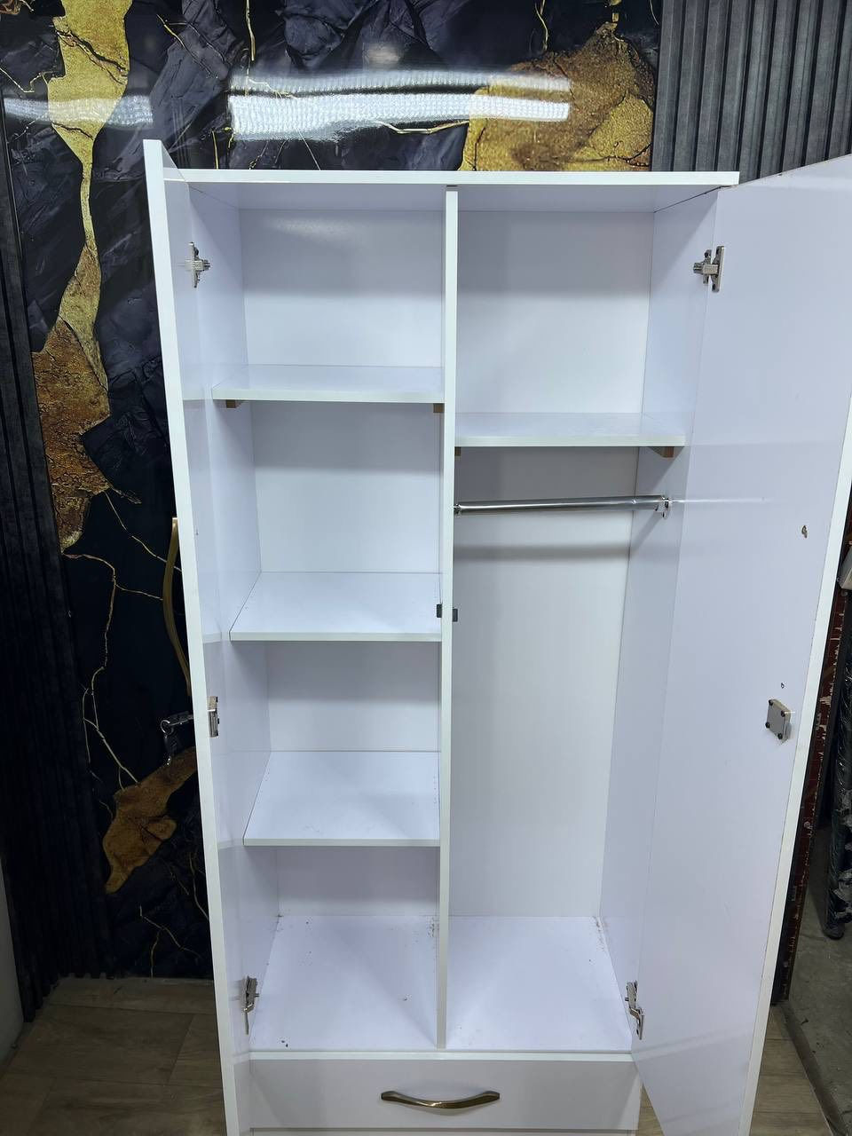 كنتور ٢ باب 

السعر. 130 الف 

الارتفاع ١٨٠ سم 
عرض ٨٠ سم 
عمق ٤٠ سم.

متوفر توصيل


**إذا كنت صاحب هذا الإعلان وتريد حذفه لأي سبب، رجاءا أرسل رسالة إلى الدعم الفني**