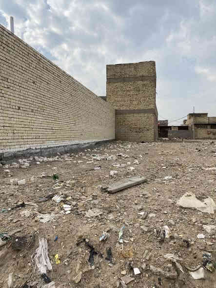 يا الله  
توجد قطعه ارض في منطقه الحميديه 
شارع المعسكر 
90 متر 
القطعه عاليه عن الشارع يعني ما تصرف عليها فلس
تتوفر كافه الخدمات ما عدى التبليط عن قريب جداً 
ومكانها جداً جميل 
للستفسار 
 
‭٠٧٧٣ ٢٠٦ ٣٤٠٤‬
