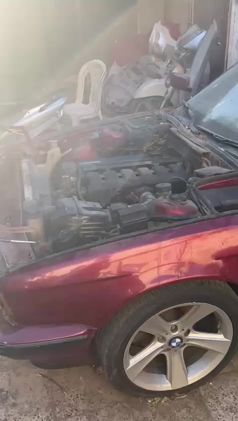 السلام عليكم للبيع بي ام موديل 91رقم بغدادكشن جلدفتحه الحجم 525محرك كيرنعمه السعر55ورقه مكاني بغدادبسمي ***********
