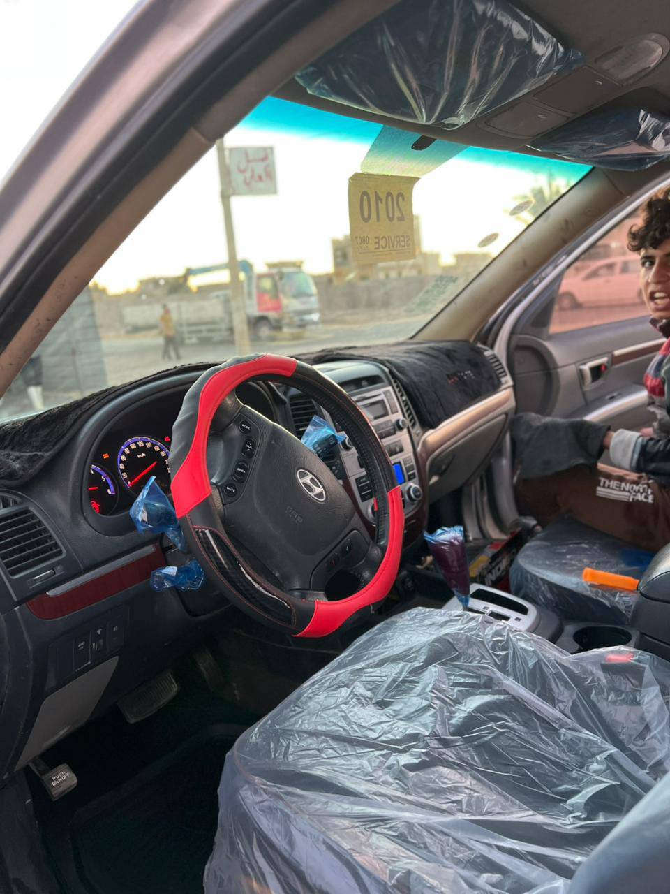 السلام عليكم للبيع سنتافي موديل 10 محرك گاز شرط گير صدر تايرات كلو جديد تدفئه تبريد مال جناي الاتصال على الرقم ***********
