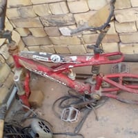 السلام وعليكم بايسكلات اربعه حجم٢٠وحجم ٢٧وثنين حجم ١٦ بي ام اكس الاويا...