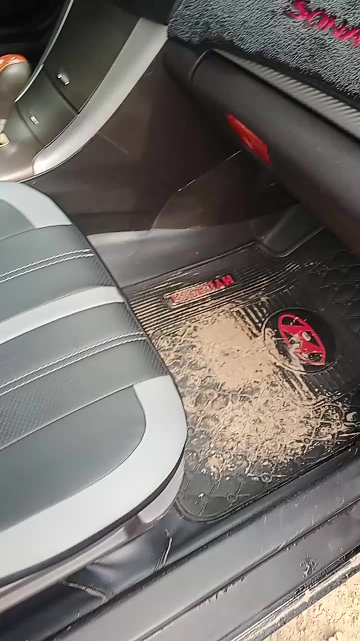 السلام عليكم ورحمه الله وبركاته
سوناتا خليجي 4 سلندر حجم 2000
اللون أسود 
رقم أربيل جديد بسمي 
صبغ احزام تقريباً 
محرك كصه جديد 
باتري جديد 
السعر 105وبيها مجال 
***********
موصل ناحية ربيعة
