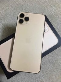 ايفون 11 برو  فقط الصغير  💛  لون ذهبي ⭐️  ذاكرة  256  بطاريته  78  🔋 ب...