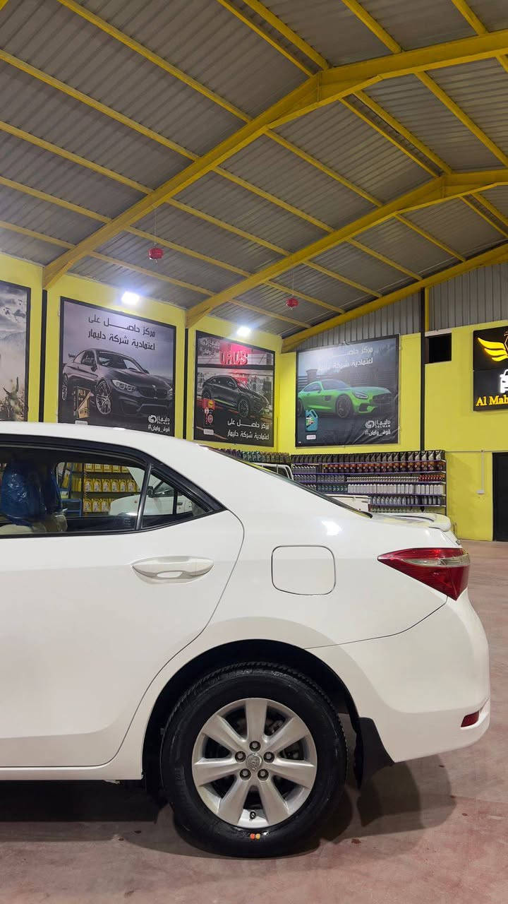 كورلا خليجي موديل 2015
رقم شمالي مميز / اربيل 
السيارة باسمي شرط التحويل 
 الصور ادناه حالياً 

----------------المواصفات
محرك 4 سلندر سعة 2.0 لتر بقوة 143 حصان
نظام Dual VVT-i :
 يعمل النظام على زيادة عزم المحرك وتقليل استهلاك الوقود
نظام eco في دوسة البانزين يعمل تلقائي
كير اوتماتيك نوع ATF WS
 يدوي 6 سرعات أو أوتوماتيكي 4 سرعات
اطار قياس 15 
ويل كب عدد 5 ( 4 + 1 سبير )
مكيف هواء تدفئه / تبريد
التشغيل ( سويج )
وسائد هوائية أمامية للسائق والراكب
ايرباك سليم / بلاد
مكابح مانعة للانزلاق ABS مع مساعد للكبح ونظام توزيع المكابح الإلكتروني
شبك أمامي أسود اللون مع تطعيم كروم في الامام والخلف
أضواء أمامية هالوجين
اضواء ضباب ( كشافات ضباب )
مرايا خارجية كهربائية 
اشاير بالمرايا
زجاج كهربائي
فرش قماشي للمقاعد ( مخمل فاخر )
راديو مع مشغل اسطوانات ومنفذ USB و منفذ لأجهزة AUX 
جناح بلاد
تحكمات ستيرن
تحكم في المقاعد يدوي
جنطة سعة اكثر 450 لتر
سماعات عدد 6
 
-------------
ماشيه 255 الف 
-------------
السعر 135 
-------------
***********
ابو طارق
-----------
الضرر : 
بارد قطعة بالجاملغ ولباب جهة الراكب
 صبغ فوق الباب الخلفي جهة السايق
 وصبغ بخشم البنيد قطعة صغيرة
 وصبغ بدوسة ( فعصه صغيرة ) جهة الراكب الامامي
--------------
ملاحظة : الافضل تجي تفحص وين ما تريد
