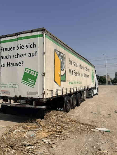 السلام عليكم عربانه كرونه مديل 2005تخم تاير محجر ارتفاع متر ونص تقريباً رقم دهوك سنوه للعربانه وحده 
دنكير علاك السعر 85بيه مجال حك الجيه للستفسار 
التصال عل رقم ***********
