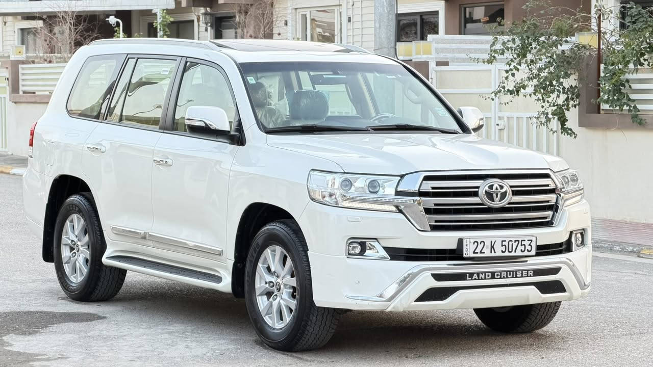 سلام عليكم 
للبيع 
تيوتا لاند كروزر
(ساز)
موديل 2018
GXR
8V
كشنات كهرباء
8 ايرباك 
سلايت 
ماشيه 74KM
مري شفط 
ثلاجه 
بصمات 2
مكان السيارة دياله خانقين 
اي ستفسار 
***********
