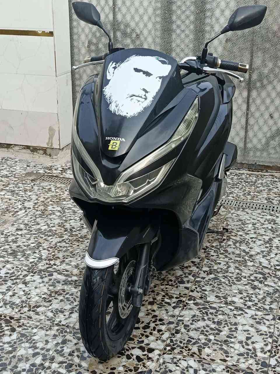 سلام عليكم بي سي اكس جيل الثالث
وارد كوري دراجه بحالت الوكالة
مكينه كلجات مكفولة كفاله عامه
حساس زدحام ستان كهربائي 
ماشيه 16الف حقيقي تخم تاير 
هيتر بليدات عده صباين شركه 
سكن بغداد حي النصر ***********
