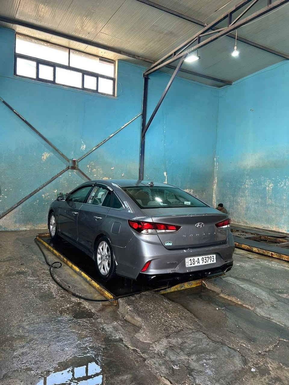 السلام عليكم سوناتا 2018.بدون دواخل بيه جاملغ امامي وخلفي طخات وبيه خشم البنيد ماشيه 1٢٤ السعر 120.   ***********
