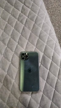 ايفون ١١ برو ماكس بس يرادله ايكلود نضيف الاستفسار على الرقم هذا 077678...