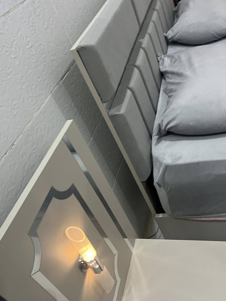 متوفر غرفه نوم تركيه جديدة كنتور و جرياية ميز مرايه السعر 400 و بيها مجال


**إذا كنت صاحب هذا الإعلان وتريد حذفه لأي سبب، رجاءا أرسل رسالة إلى الدعم الفني**