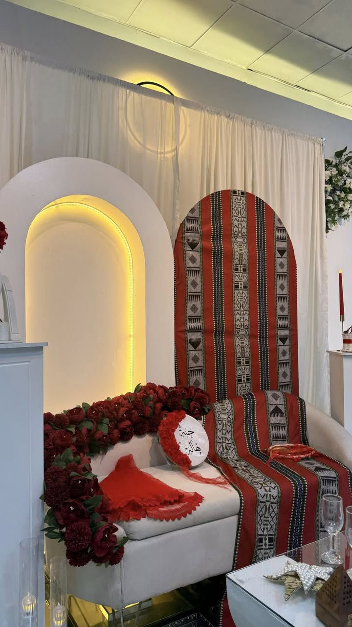 كوشات زهره
موفرين الكم ارقى واحدث الموديلات للعرسان وبأنسب الاسعار للاستفسار دايركت 
كوشات زهره او المراسله والاتصال ع الرقم
***********
