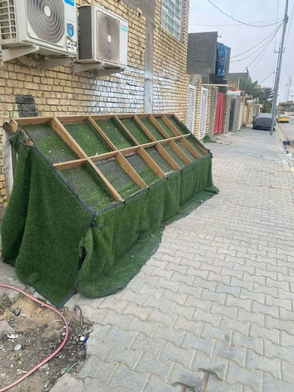 ميز مخضر طول ٤ متر مرتب وشغل تزكام السعر ٢٥٠ وبي مجال ***********
