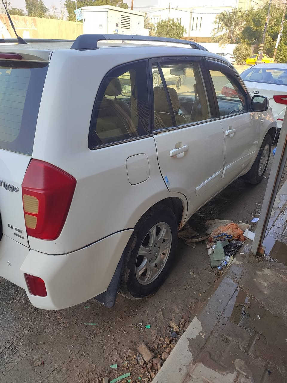 السلام عليكم
سيارة تيكو موديل 2012 شكل 13 كير ومكينة مكفول تبريد ثلج
حادثها جاملغ امامي جهة السائق مصلح السعر 50 وبي مجال 
رقم الموبايل ***********
