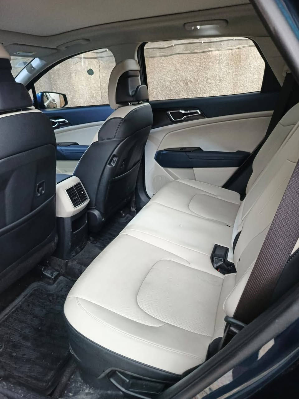 سلام عليكم سياره سبورتج هاربيرد موديل 25 اللون مميز المواصفات الداخل جلد ابيض ملكي كشنات كهربائية شاشه متصل كبير ماوس بنورامه رادارات امي خلفي لدامامي خلفي تبريد لمس قطعتين مكينه 1600تيربو  تحكم ستيرن فول مانع نزلاق كروز  سرعه السياره فول حادث السياره بنيد وجاملق نفس اللون اصلي الشاصي تصليح بسيط السعر 210وبيه مجال***********
