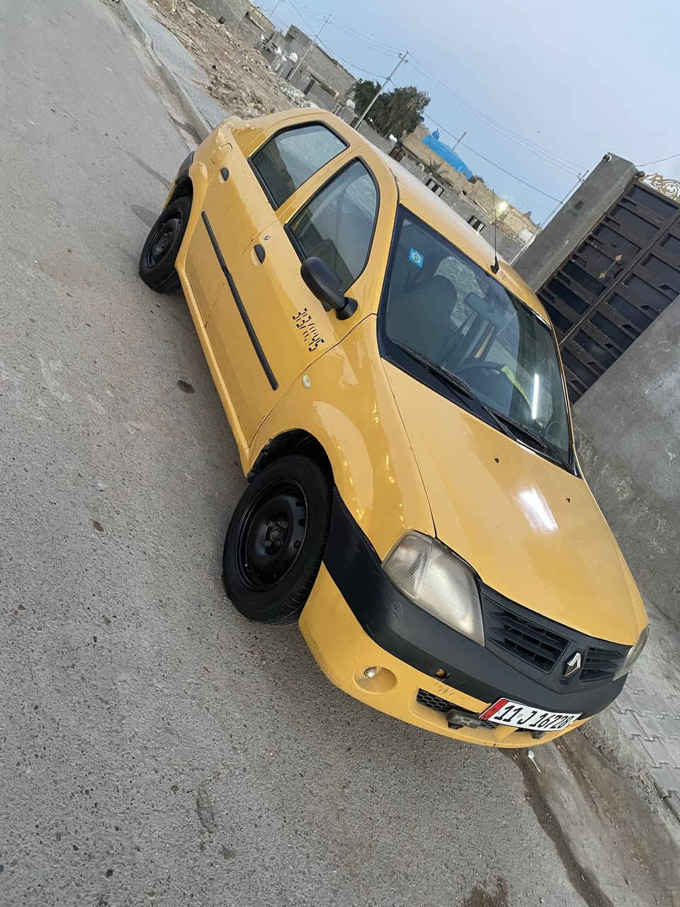 سلام عليكم رينو لوكان للبيع موديل ٢٠٠٩سياره خير من الله مكينه وكير بيه تخم تاير صدر امامي كامل جديد السياره جاهز للأخير عوزه بس تبريد بيه تصليحات خياس ومكانات صبغ ما بيه ضربه لاستفسار *********** مكاني مدينه الصدر غير متواجد ع الفيس
