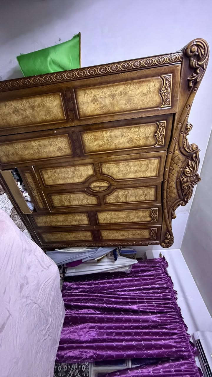 قنفات تتحول جربايه وبيها مخزن وغرفة خشب قويه بسعر مناسب الاتصال ع رقم ***********
مكان الزعفرانية الاربع شوارع

