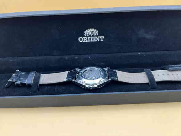 اورينت .. .. ORIENT  اتوماتيك 
الصناعه : ياباني اصلي وكاله
المواصفات : 
ساعه اورينت ياباني اتوماتيك جديد لوك 
تقريبا … مع المرفقات ارقام وعقارب 
………. لمينوس ضوئيه 
القطر : 42 m
السعر : 175 $ ….. توصيل مجاني 
التواصل :
خاص ( ماسنجر )  او …. واتساب ***********

#البصراوي
#للساعات
#اختيارك 
#الامثل
