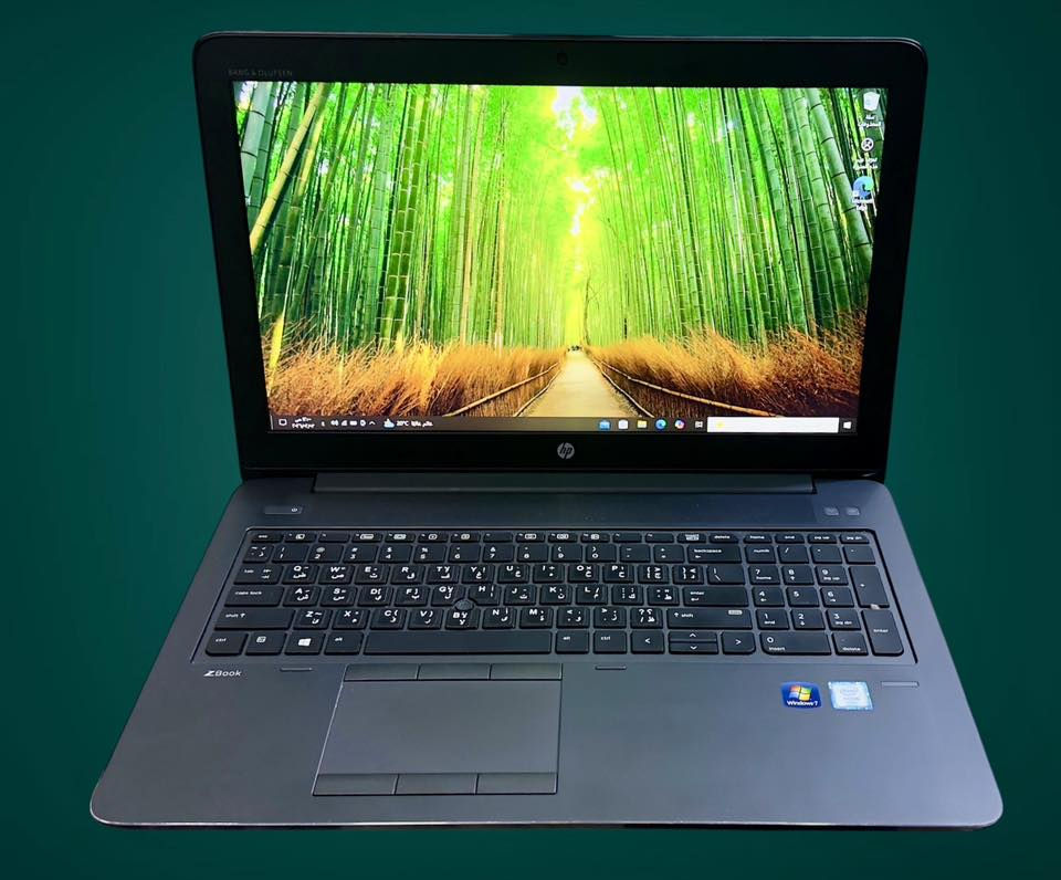 للبيع: HP ZBook 15 G3 - نسخة Xeon الاستثنائية 💻🚀
الوصف:

للبيع محطة عمل متنقلة (Mobile Workstation) من الفئة العليا، جهاز HP ZBook 15 G3 الغني عن التعريف، لكن هذه المرة بنسخة الـ Xeon المخصصة للمحترفين والمهندسين. الجهاز بحالة "شبه جديد" (نظيف جداً) ومثالي للعمل المتواصل والرندر الشاق.

المواصفات التقنية الكاملة:

• المعالج: Intel Xeon E3-1505M v5 (أداء جبار، استقرار عالي جداً، يتفوق على فئات i7 في الرندر).

• الذاكرة (RAM): سعة 16GB DDR4 (يحتوي على 4 منافذ للرام، مما يتيح لك التطوير بسهولة حتى 64GB).

• التخزين: هارد 512GB SSD من نوع NVMe (سرعة فائقة في التشغيل وفتح البرامج الكبيرة).

• كرت الشاشة: منفصل Nvidia Quadro M1000M 2GB (كارت احترافي معتمد يضمن لك استقرار البرامج الهندسية).

• الشاشة: 15.6 بوصة بدقة Full HD IPS (ألوان حقيقية وزوايا رؤية ممتازة للتصميم).

• التبريد: نظام تبريد مزدوج (مروحتين) للحفاظ على برودة الجهاز تحت أقصى ضغط.

البرامج التي يعمل عليها الجهاز بسلاسة تامة:

الجهاز مخصص ومعتمد لتشغيل البرامج التالية بأداء مستقر:

✅ الهندسة والـ CAD: AutoCAD, Revit, SolidWorks, Civil 3D.

✅ التصميم والجرافيك: Adobe Photoshop, Illustrator, InDesign.

✅ المونتاج والرندر: Adobe Premiere Pro, After Effects (FHD projects), 3ds Max, Maya.

✅ البرمجة والمحاكاة: Virtual Machines, MATLAB, Python environments.

الملحقات والحالة:

✅ الجهاز نظيف جداً وخالي من العيوب التقنية أو الخدوش الواضحة.

✅ يأتي مع الشاحن الأصلي (ضروري جداً لتشغيل المعالج بكامل قوته).

✅ البطارية بحالة جيدة جداً.

السعر المطلوب: [500,000 الف دينار] (قابل للتفاوض البسيط) مع (ماوس و حقيبه)هديه

المكان: كربلاء

للتواصل والاستفسار: [ha9_k] معرف التليكرام للتواصل او الماسنجر


**إذا كنت صاحب هذا الإعلان وتريد حذفه لأي سبب، رجاءا أرسل رسالة إلى الدعم الفني**