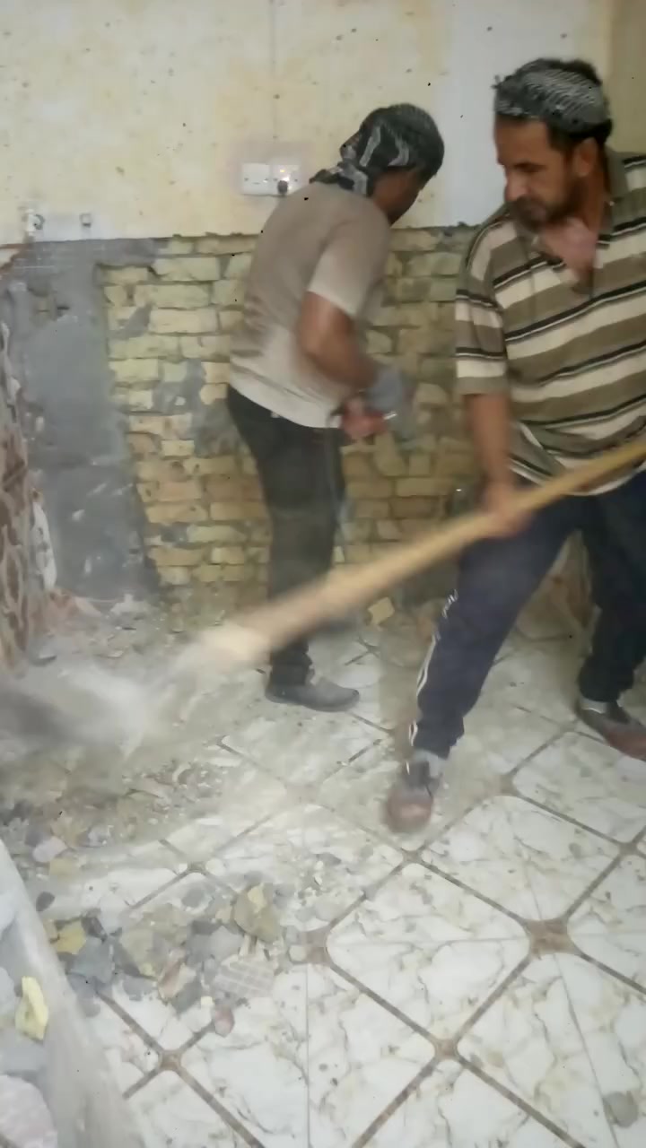 السلام عليكم كادر عمال تصعيد كافة مواد البناء على الضهر رمل طابوك تصعيد سيراميك اشتايكر كاشي فرمستون تكشير حيطان تفليش صب ابيوت تدخيل سبيس وحدل نقل اثاث البيت تصعيد اتراب السطح وحدل تشميع بتلو مساوه تطليع أنقاض قلع تراب قلع كاشي نعمل بنسب لأسعار نعمل ليلاً ونهاراً شرط شغل درجه اولى خابرني وبخدمتك *********** رمضان كريم وكل عام وانتم بخير ❣️🌹
