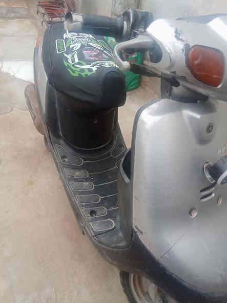 السلام عليكم دراجة بترة للبيع لون سلفر دراجة جاهزة كهربائيات شغالة سلف هندر شغالات لايت بك لايت كفرات اصلية مفتوحة بوشة وبستم دراجة نهضة خير من الله دك 60 وفوك مكاني ناصرية مركز  *********** اتصال وتساب السعر 275وبيها مجال الشراي بي خيرويدلل
