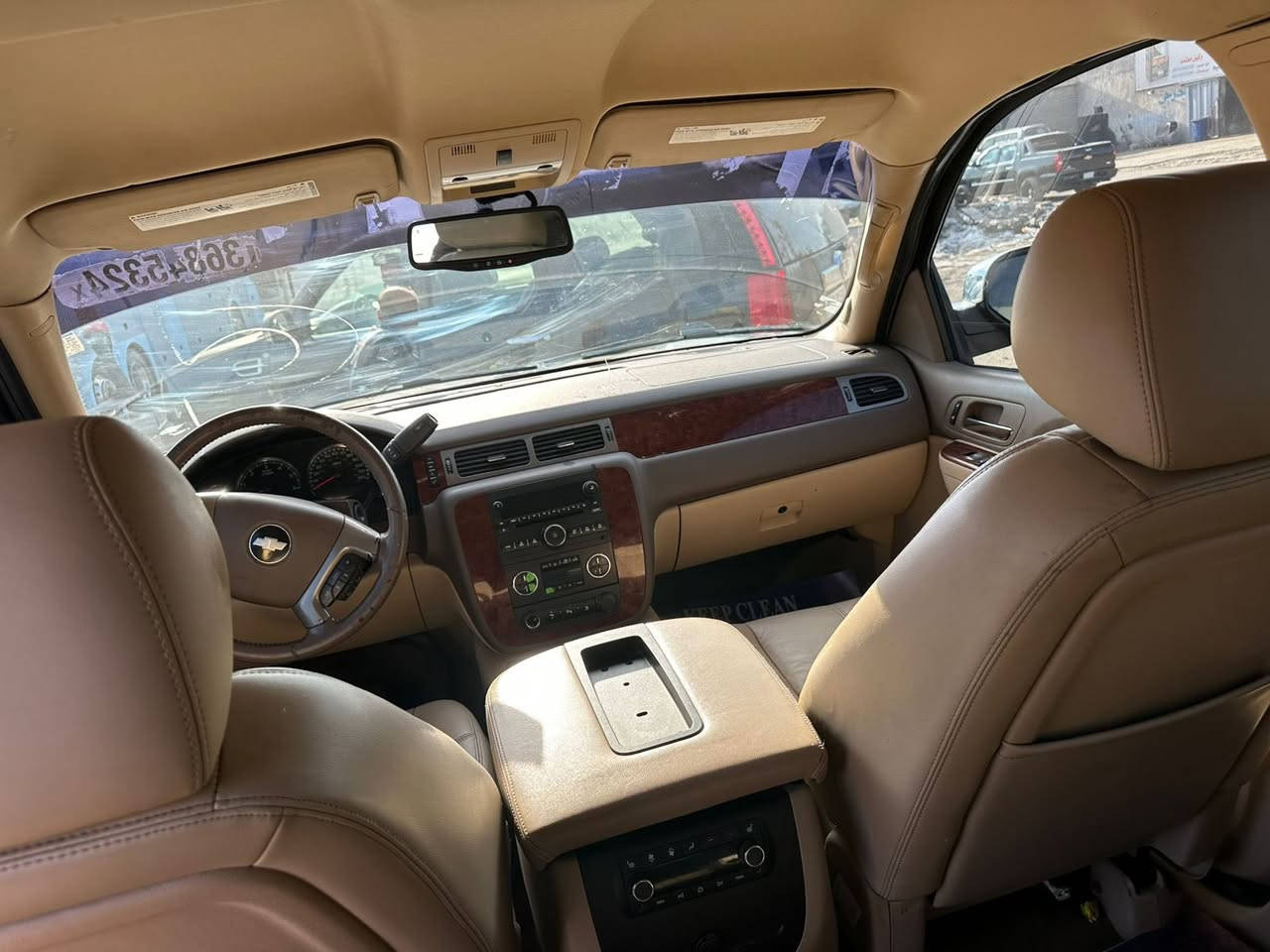 السلام عليكم
تاهوموديل 2011 LT ترايها مال 20

مكينة 5300 

فور ويل 

كشنات منفصل تدفئة بل الكشن 

سيارة دخول جديد مكفولة كفالة عامة ماعده حادث امريكا موجود بل الصور وسطحي وكص قمارة فقط الصفاح مكفولات من الصبغ والضربة 

كير ومكينة وتبريد وأكسل وحدادية 100‎%‎ ومابيها نقص ابد 

السيارة متومة ارقام وسنوية سليمانية 

سعرها ب88$ وبيها مجال قليل شراي اتصل 

مكاني بغداد 

***********
