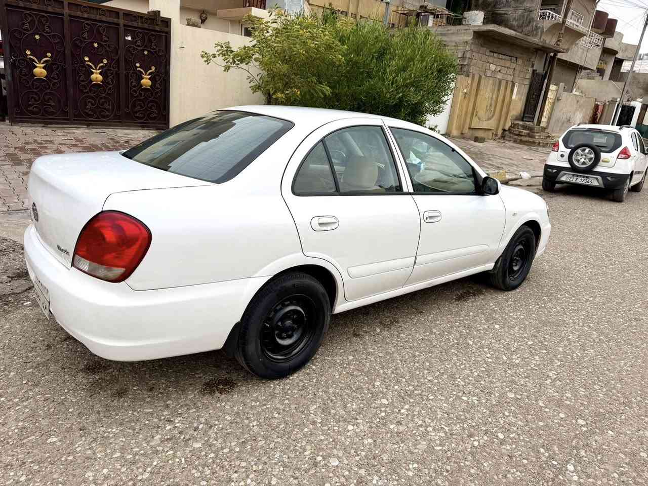 نيسان صني ياباني اصل 2010 ابيضّ ثلجي محرك ابيض مرغوب داخل اصفر كير أوتوماتيك كير محرك بدون فتح بدون عيب تبريد صدر كهربائيات شرط ماشية 200 الف بسمنا سيارة بدون صبغ بدون تبديل بدون شخوط فقط بيه تعديل اقل شبر حافة جاملغ امامي وشبر بجنطة لاغيره مكان سيارة كركوك حي العسكري سعره 112 بيه مجال للطيبين فقط ابيع بدون مراوسه 
***********
