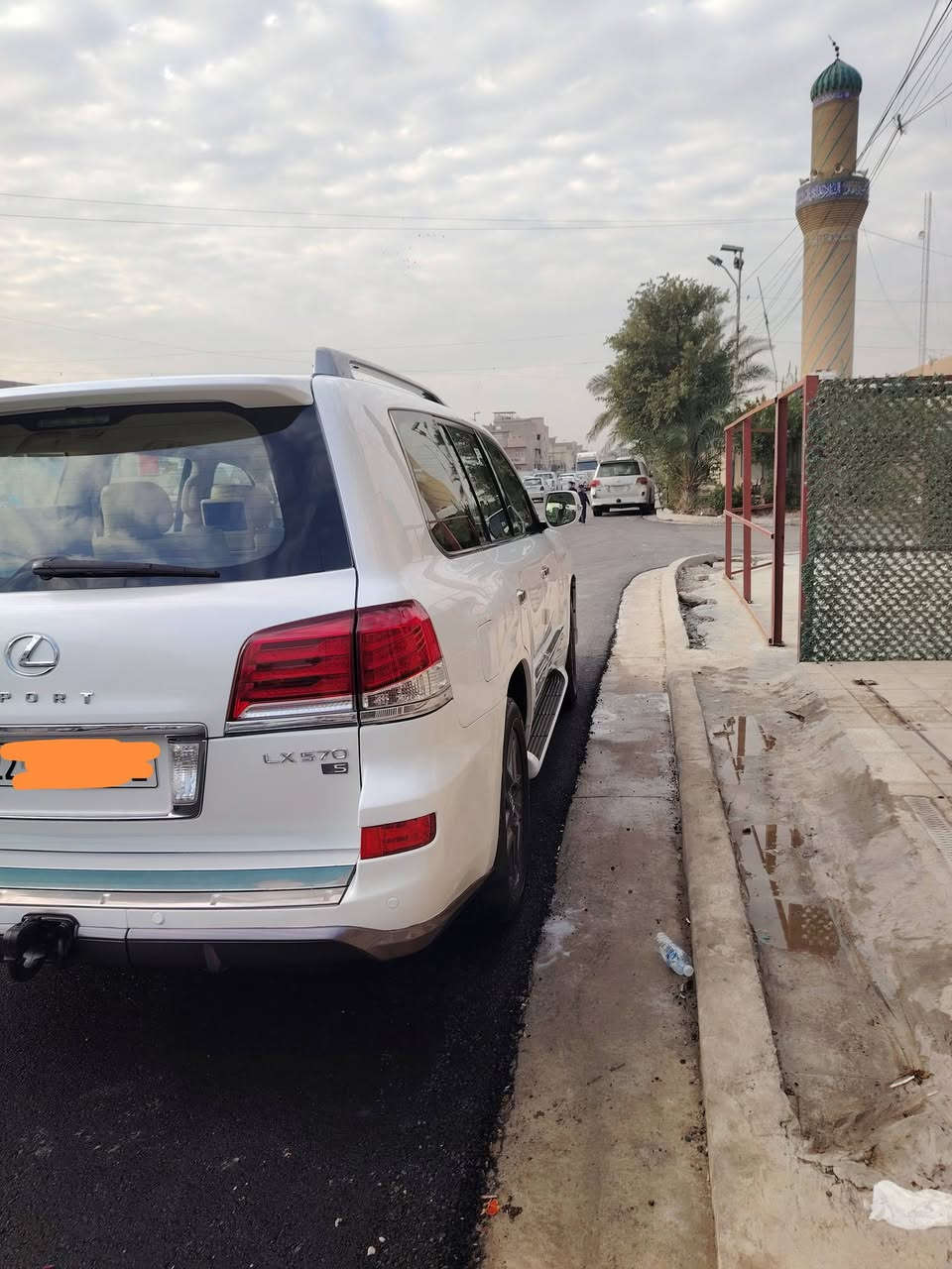 السلام عليكم
لكزز موديل 2014 السياره مكفوله كفاله عامه برميه فول مواصفات  ماشيه ٩٧ الف
رقم اربيل بسمي اتريد تحويل اتريد وكاله سنويه جديده هزه جديده
مكينه 8،5700
جكات كامرات رادارات شاشت مري شفط جنطه كهرباء ثلاجه  فول فول موصفات
السعر 460 ررقه اربع شدات وستين ورقه
العنوان بغداد شارع فلسطين
***********
