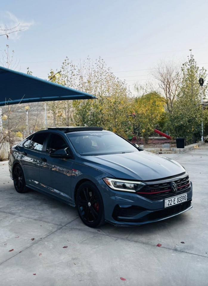 Jetta gli 2021 فوول مواسەفات 
بیلاد سەقف ڕەش /پانۆرامە / بەسمە / کوشن سارد گەرم / کوشن خەزن 
کوشن جلد/تەحدید سورعە /3 مۆدی لێخوڕین eco /normal/sport
سەیارەکە 95,000 km ڕۆشتوە 
سەیارەکە بۆنیتی بۆیاغە لەگەڵ چامەلەغی نیو دەرگاشی بۆیاخە 
بێناو گرتن
170$
***********
Whats app
Viber
