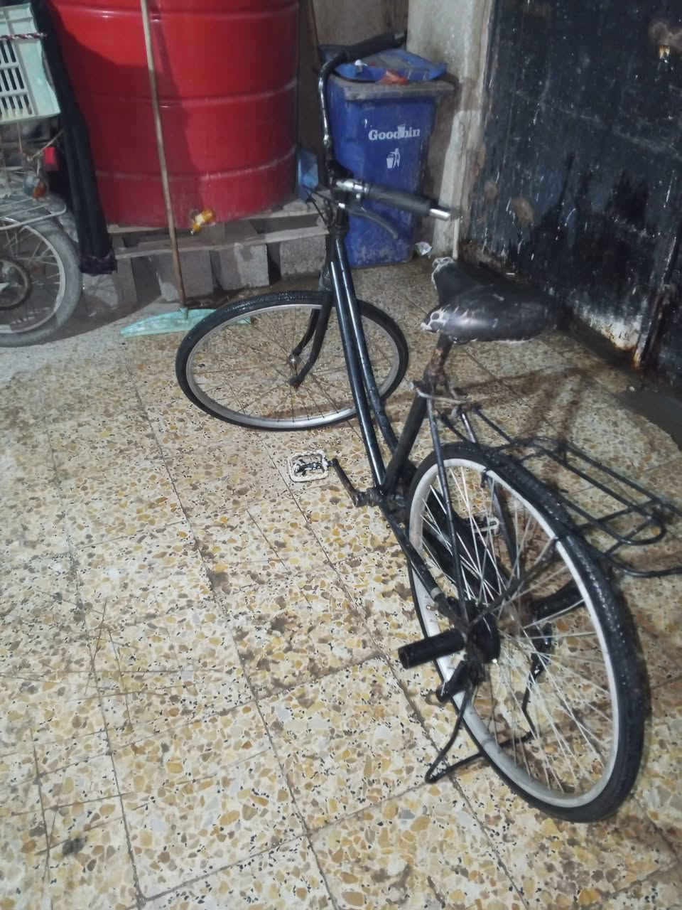 بيسكل للبيع السعر 60 شغال مابية عطلات العنوان الشيشان للتواصل ***********
