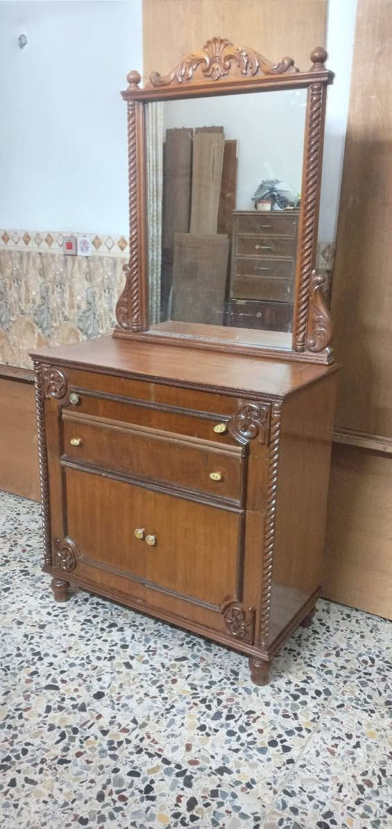 ميزتواليت صاج تزكام مستعمل ارتفاع 94 سم عرض 92 سم عمق 43 سم السعر 90 وبي مجال العنوان بغداد حي الإعلام سوق اميمه  حي الشباب نهايته الشارع فرع ماركت فريش موبايل عراقنا وتساب بي 
*********** 
***********
يوجد توصيل غير مجاني داخل بغداد فقط
