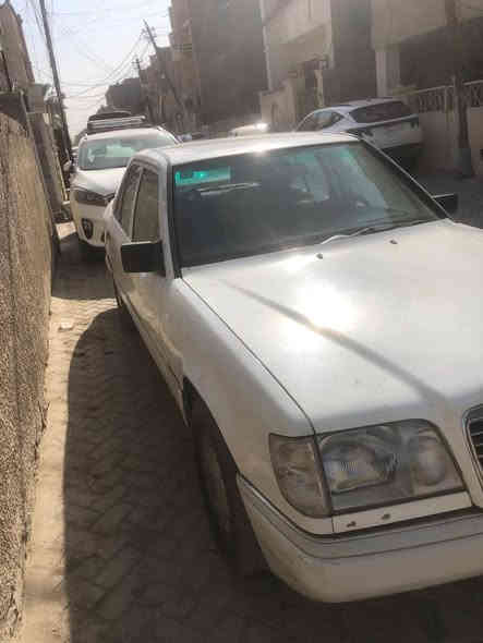 مكلف بالنشر 
السلام عليكم مرسدس موديل 1989 مكينه كير بلاديات 300 عنكبوت يرادلهه غرفه كامله تعبانه تبريد ميشتغل صدر خلفي تعبان الاتصال على صاحب السيارة ***********  السعر 55 ورقه وبيه مجال
