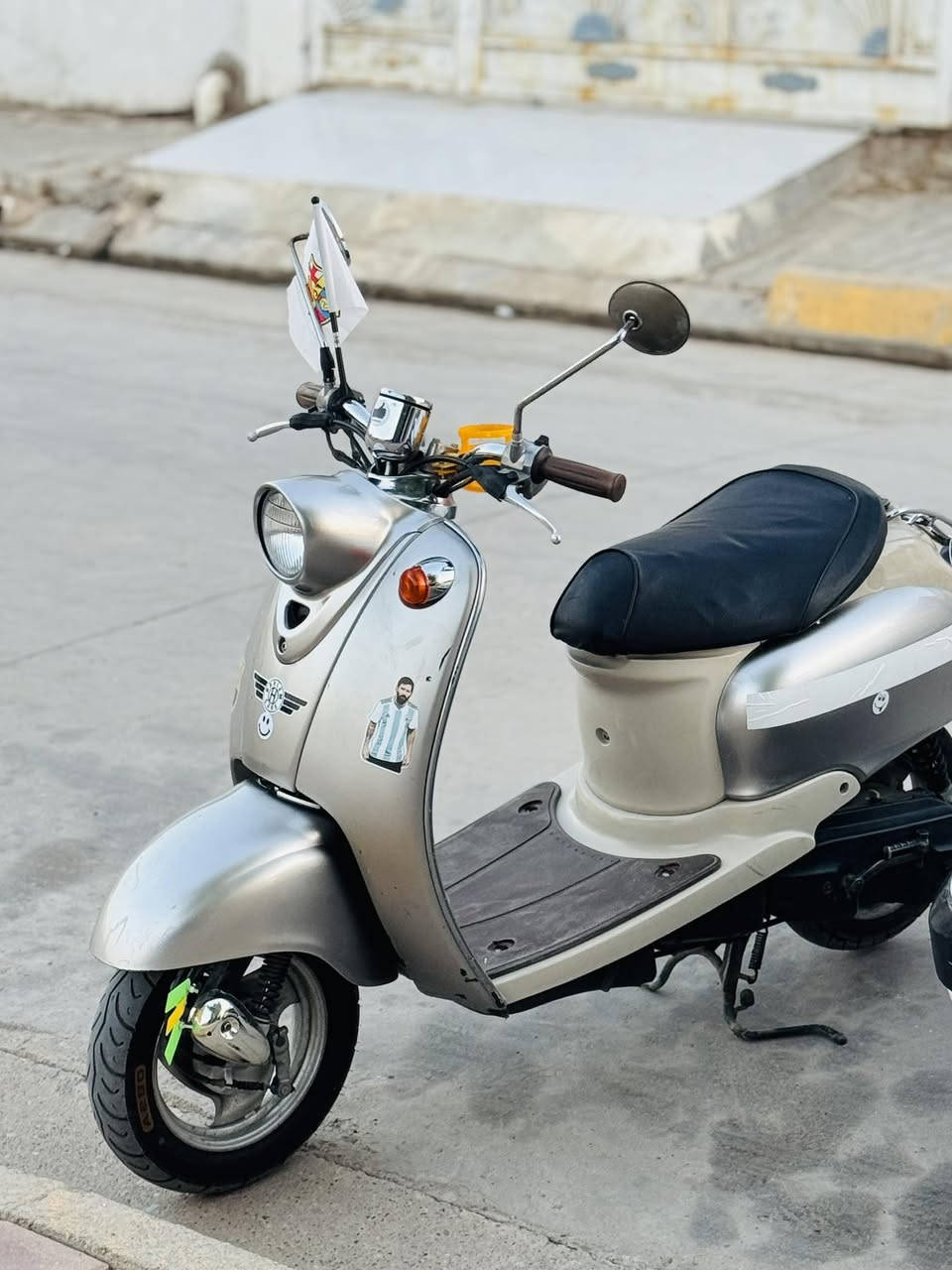 عبد حليم رمبة لوك فحل قفل اكسل دراجة كلشي بلادي بشرط نكره سلف تارات امامي خلفي جديد  استفسار ***********
